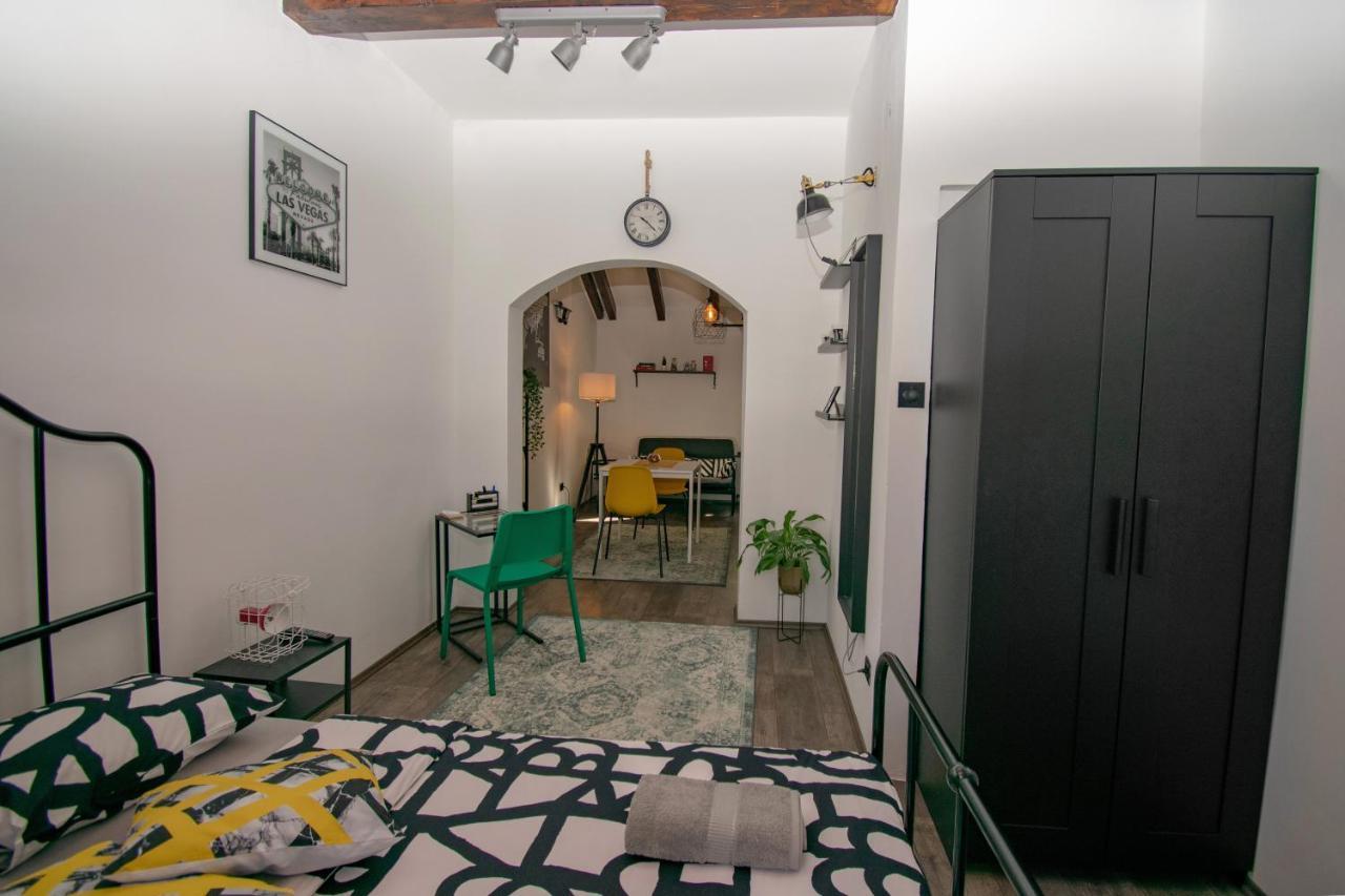 Studio Apartman Dalia Apartamento Zagreb Exterior foto